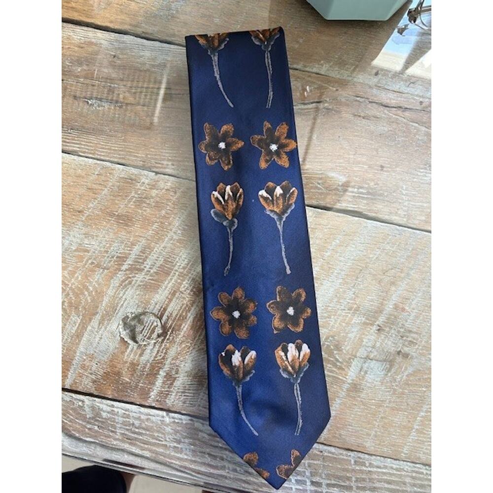 Hugo Boss Mens Tie Navy & Rust Flowers